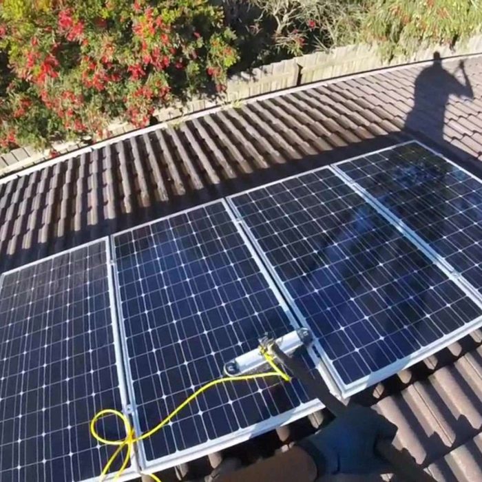 Detailed Solar Panel Cleaning - ECM_Moment